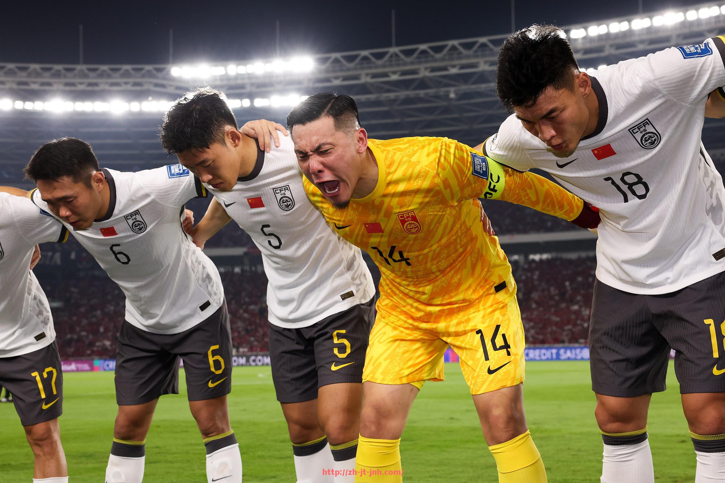 金年会体育-英超球员工资是否按周结算？收入模式全揭秘